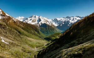 Valley and mountains - delegation in management for leaders