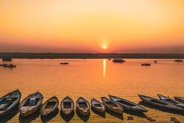 Sunset and boats on the water - loyal customer retention discussion